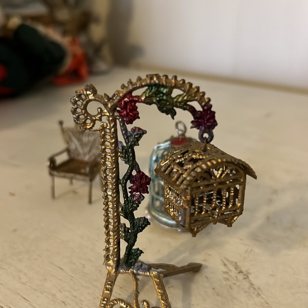 Antique silver & gold filigree dollhouse furniture birdcage stand chair - Picture 8 of 8